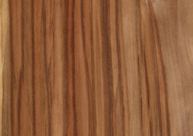 Oberfläche von Eukalyptusholz Eukalyptusholz-Oberfläche mit markanter Maserung in warmen Brauntönen, ideal für Möbel, Terrassen oder dekorative Holzverkleidungen.