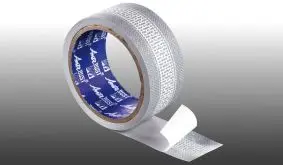 Klebebandrolle "Filtaflo-Abdichtungsband" zum zuverlässigen Abdichten der unteren Stirnseiten von Stegplatten gegen Staub und Insekten. 