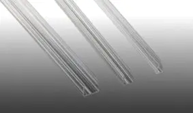 Die U-Profile aus strapazierfähigem Polycarbonat in glasklar sind für die Ausführungen 6, 10 und 16 mm erhältlich. Länge: 2100 mm