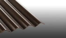 Unsere witterungsbeständigen Polycarbonat S 76/18 Wellplatten haben eine verstärkende Wabenstruktur und bieten durch die Bronze Färbung einen erhöhten Schutz vor zu intensiver Sonneneinstrahlung und Hitze. Erhältlich in Längen von 1000 - 7000 mm