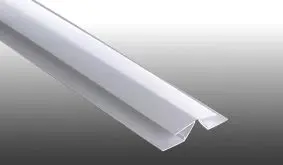 Wir bieten das Profil in den Farben Weiß sowie mit einseitiger Renolitstrukturfolie in den Looks Golden Oak, Anthrazit und Grau in Einzellängen à 3 m an