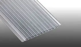 Pflegeleichte Lichtpaneele aus glasklarem Polycarbonat mit einfachem Nut-Feder-System zum Verbinden. Verpackungseinheit: 5 Stück
