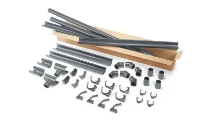 Graues Inefa Dachrinnenset aus Kunststoff für Dachflächen bis 50 qm. Erhältlich in 4000, 5000 und 6000 mm