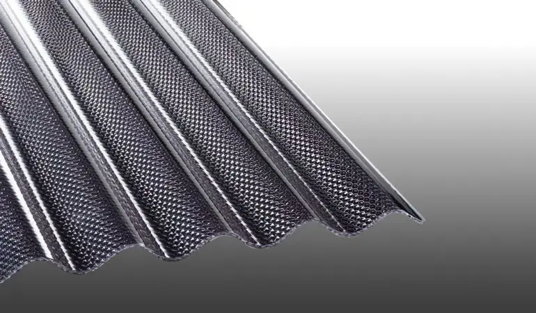 Ideal für Terrassen, Carports und Vordächer: Lichtgraue 3 mm Acryl Wellplatte S 76/18 mit Wabenstruktur