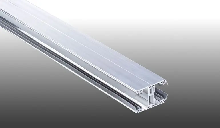 Das hochwertige Verbindungs-Aluprofil unseres Thermosystems für wärmedämmende 25 mm Stegplatten: bestehend aus thermisch getrenntem Ober- und Unterprofil.