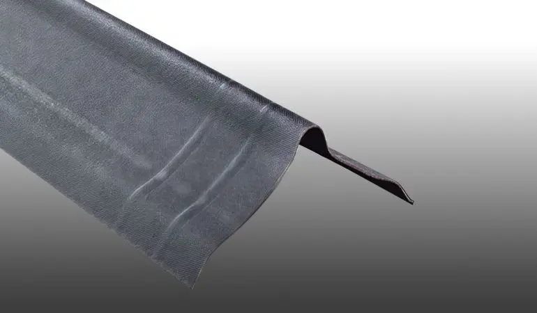 Unsere günstige Firsthaube für ONDALUX Bitumenwellplatten ist in der Farbe Schwarz erhältlich. Die Firsthaube hat das Maß 180 x 180 x 1000 mm. Passendes Montagezubehör finden Sie bei uns im Shop.