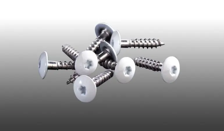 Weiße 5,5 x 35 / 45 mm Montageschrauben V2A mit Tx-Kopf für die Befestigung der Querriegel am Pfosten