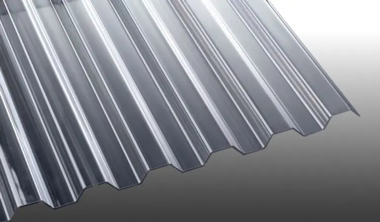 Glasklare 1,0 mm Polycarbonat Wellplatte mit Profil K 76/18. Die Spundwand ist in 1000 bis 7000 mm erhältlich 