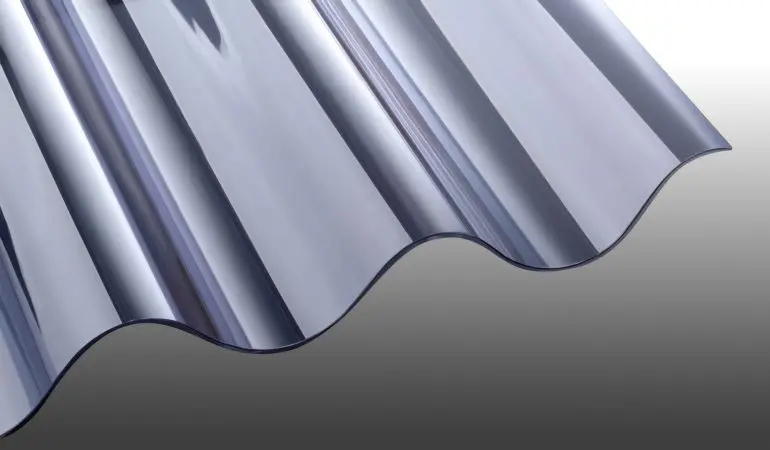 Unsere glasklaren Wellplatten aus schwer entflammbaren PVC mit 177/51 Profil (Welle 5) haben eine Stärke von 1,2 mm. Die Platten eignen sich hervorragend für Terrassenüberdachungen und Vordächer.