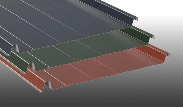 Stahltrapezbleche in 3 verschiedenen Farben (Anthrazit, Grün und Rot) in Detailaufnahme