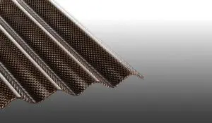 Unsere witterungsbeständigen Polycarbonat S 76/18 Wellplatten haben eine verstärkende Wabenstruktur und bieten durch die Bronze Färbung einen erhöhten Schutz vor zu intensiver Sonneneinstrahlung und Hitze. Erhältlich in Längen von 1000 - 7000 mm