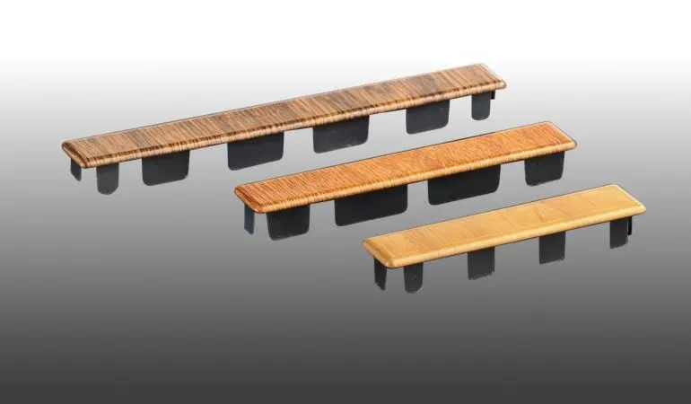 Optisch ansprechende Abdeckkappen für Hohlkammerbretter in den Farben Eiche Rustikal, Astfichte und Golden Oak