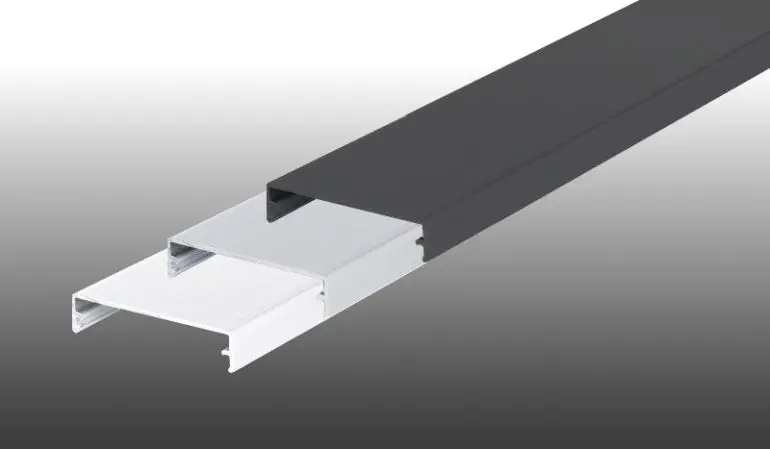 Klemmdeckel für unsere Aluprofil Systeme: Kombi, Komplett, Universal und Thermo. Der Klemmdeckel dient zur optischen Aufwertung des Oberprofils.