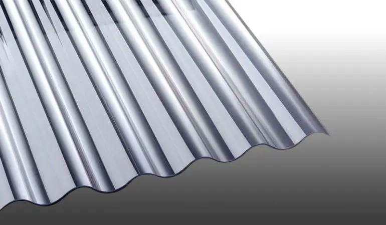 Die glasklare 1,4 mm PVC Wellplatte S 76/18 empfiehlt sich als Lichtband für Dachwellbleche mit dem Profil S 76/18