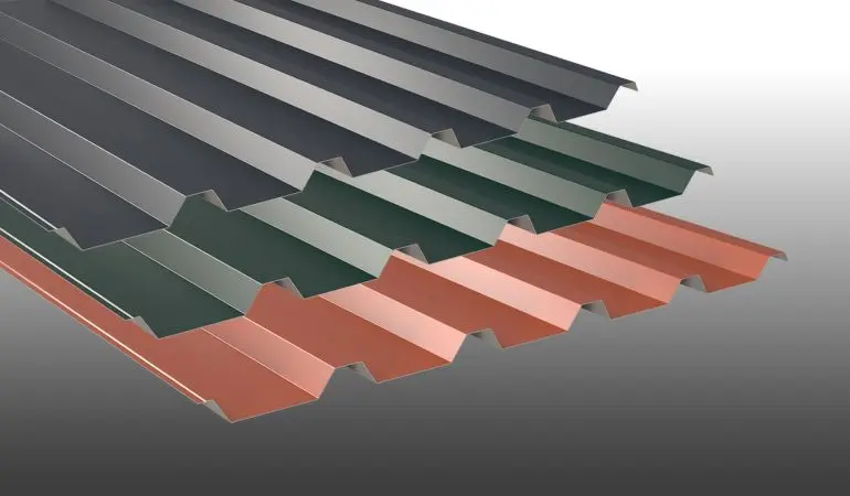 In 5 RAL-Farben erhältlich: Das 0,5 mm Trapezblech 207/35 aus verzinktem Stahl mit Beschichtung 60 µm PURAMID