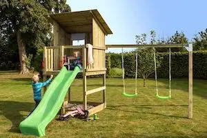 Mit einem Spielturm wird der Garten zum Paradies für Ihren Nachwuchs