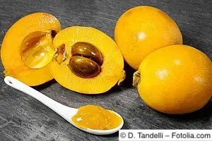 Saftige, leicht säuerliche Loquats