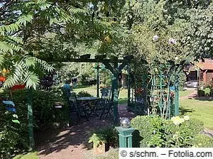 Schattenspendende Pergola