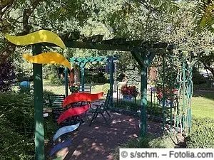 Bewachsene Holzpergola