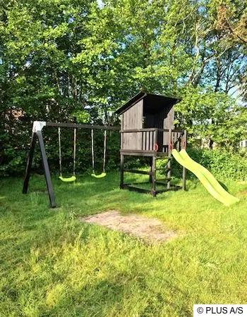 Das Schwarz fügt sich harmonisch in den Außenbereich ein