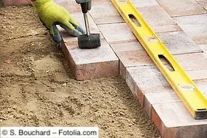 Sandbett als Unterbau für Klinkersteine