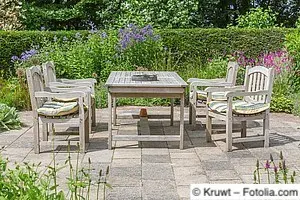 Terrasse mit Sitzgruppe für vier Personen