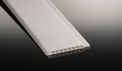 Glatte 10/100 PVC Paneele mit Nut und Feder: Perfekt für Innen- und Außenbereiche geeignet