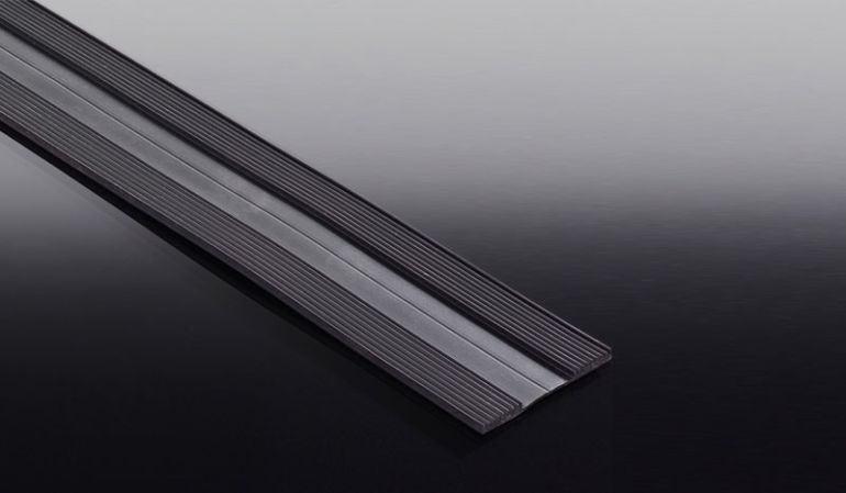 60 mm breites Rippenunterlegband für die Montage von Isoglas auf Holz- oder Metallunterkonstruktionen mit Hilfe der Universal Aluprofile. Das Rippenunterlegband ist in Längen von 1 / 2 / 2,5 / 3,0 / 3,5 / 4,0 / 5,0 / 6,0 / 7,0  und 25 m erhätlich