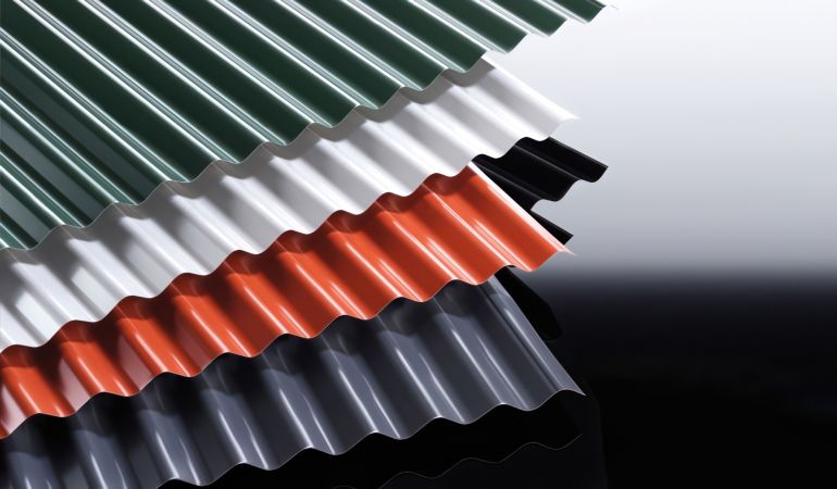 Unser Wellblech aus Stahl mit 35 my Polyester Beschichtung hat die Breite 1120 mm und ist in den Längen 1000 mm - 7000 mm erhältlich. Sie können zwischen 5 verschiedenen Farbausführungen wählen.
